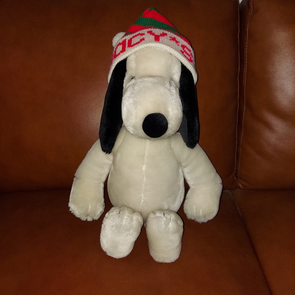1968 United Features Syndicate Snoopy 12” plush toy
